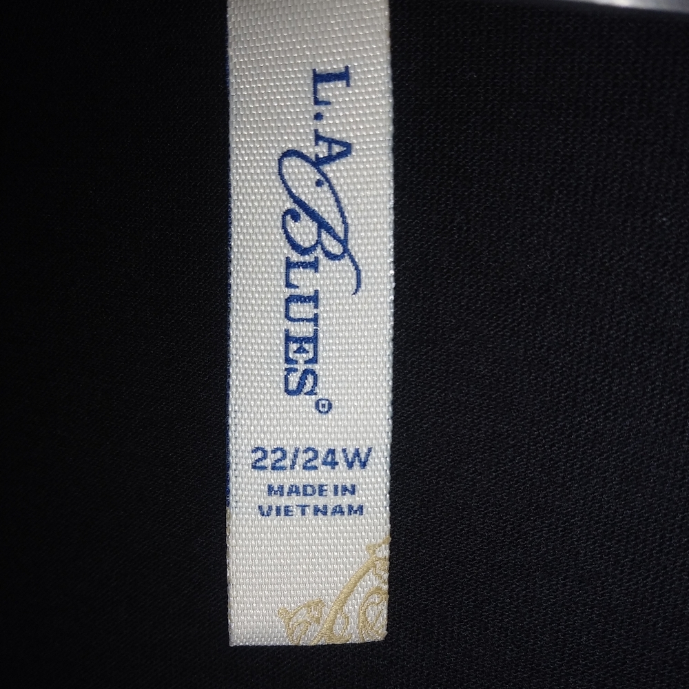 LA Blues 22/24 Shprt Sleeved Rhinestone Embellished Top Plus - Picture 4 of 5